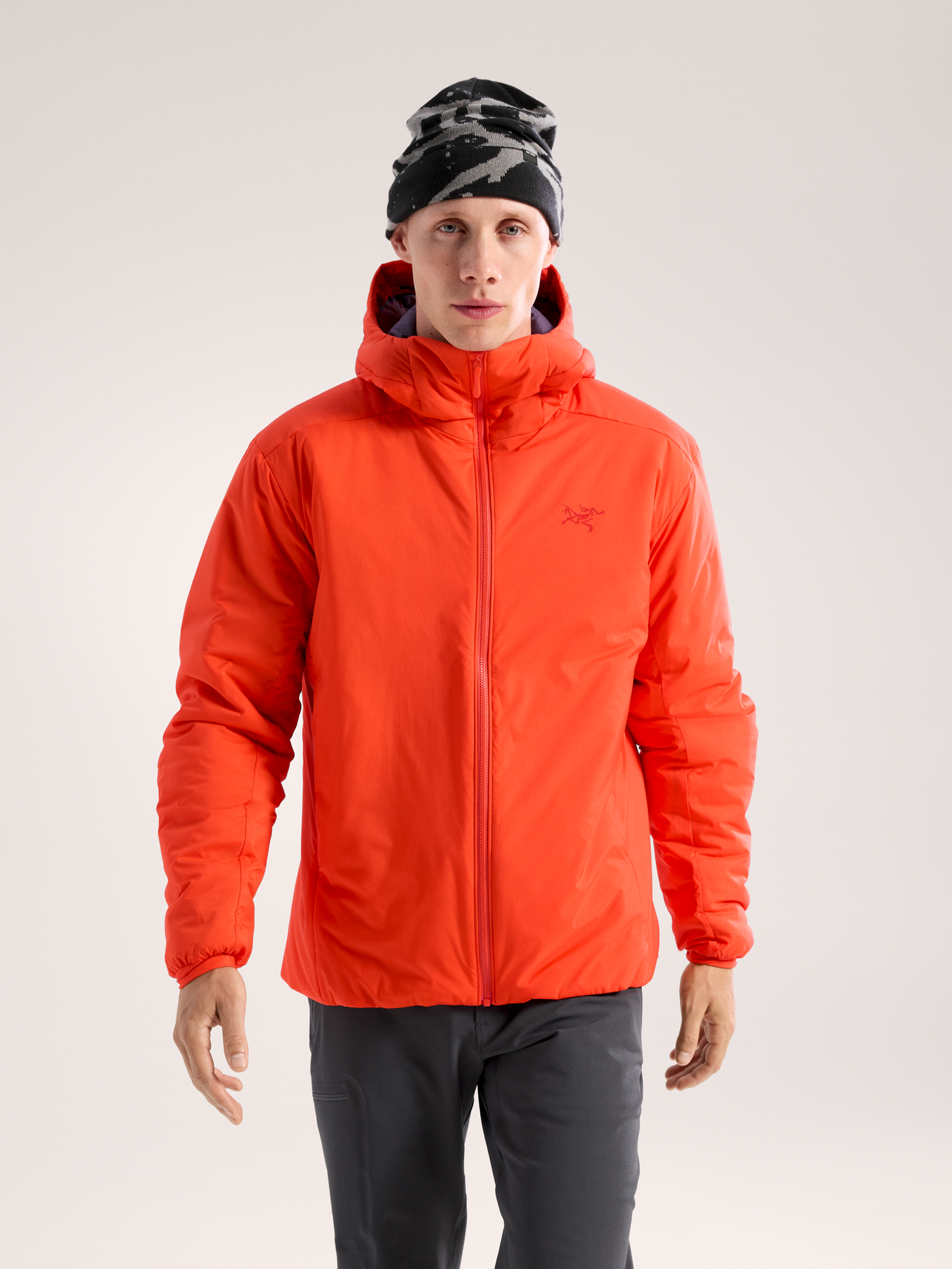 Studio image front view Arc'teryx Atom Heavyweight Hoody Men's solaris