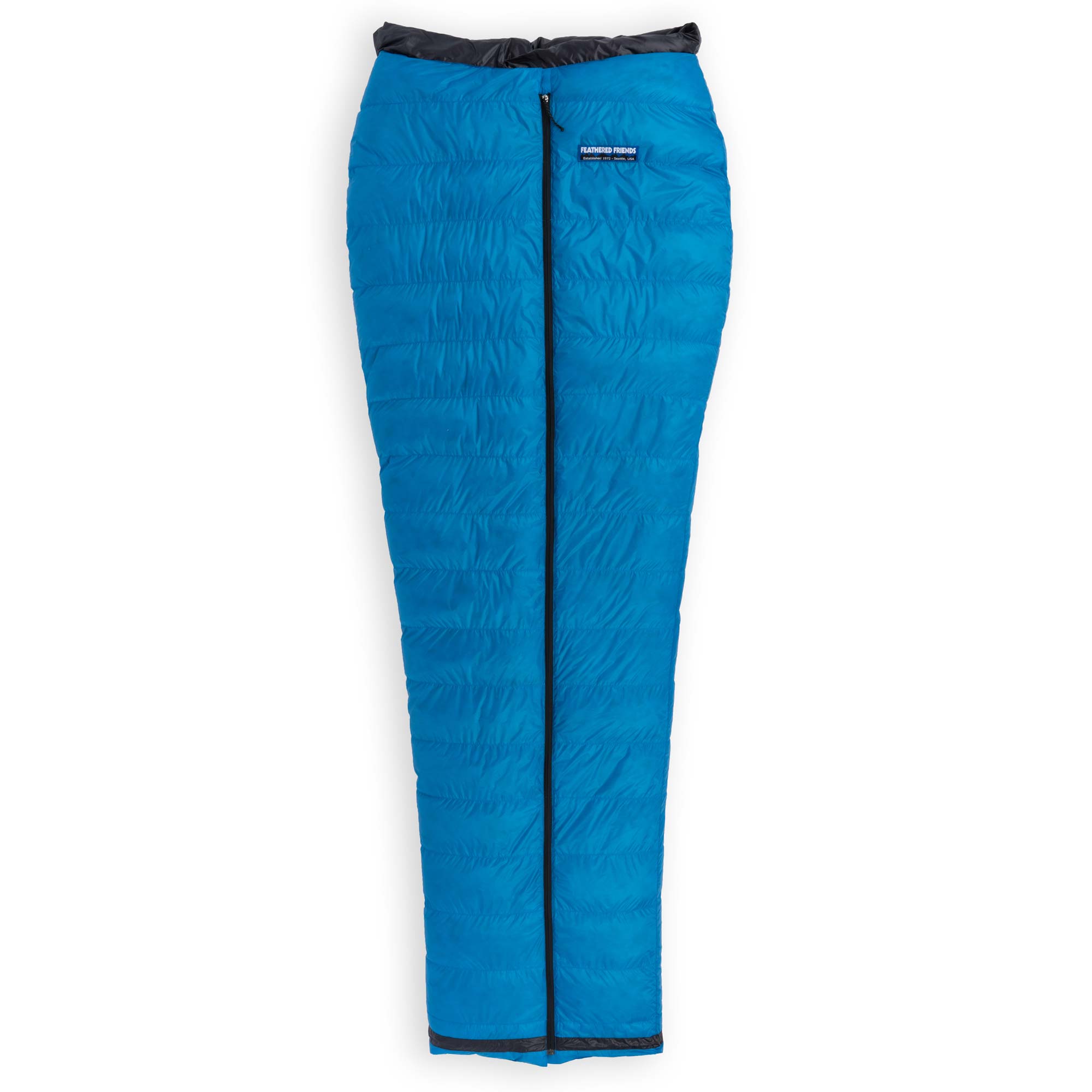 Fully zipped Feathered Friends Flicker UL Wide ultralight down quilt sleeping bag in Cerulean Blue